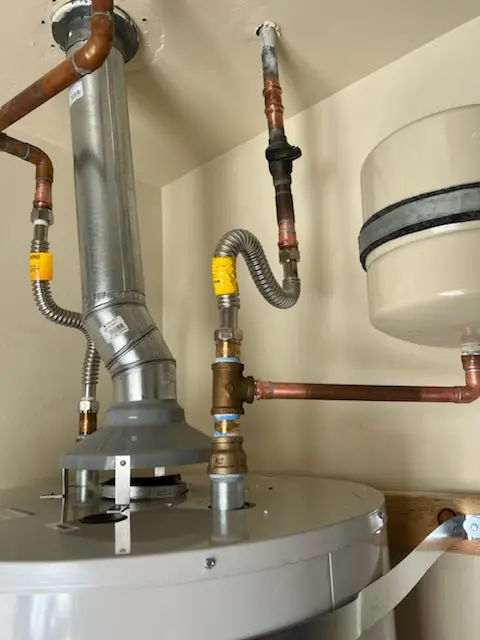Water heater installation and plumbing repair in Pecan Park